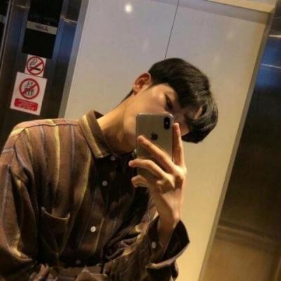 2019最新手机控男生头像萌娃情侣图片