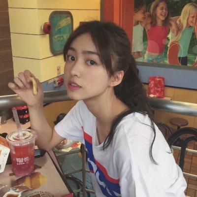 qq情侣女生头像带字图片