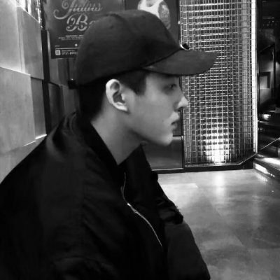 2018最新qq头像真人男生帅气挡脸图片