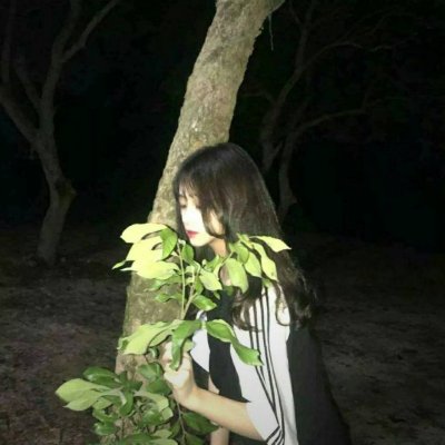 女生嘟嘟嘴超可爱头像图片