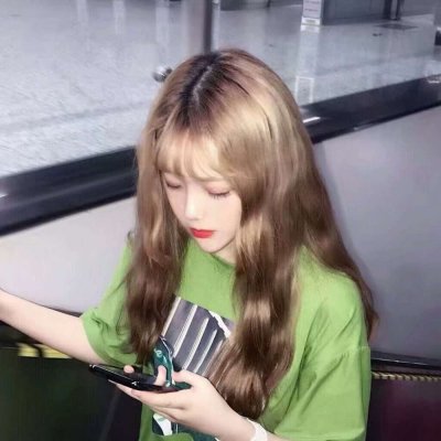 女生嘟嘟嘴超可爱头像图片
