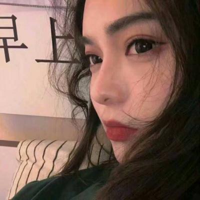 拿手机照相的女生头像图片