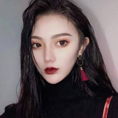 拿手机照相的女生头像图片