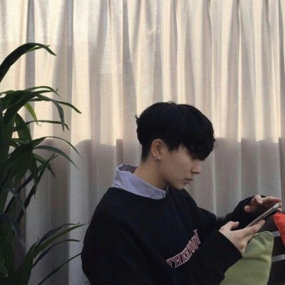 独一无二男生换了粉嫩头像