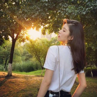 qq头像女生超拽纹身图片
