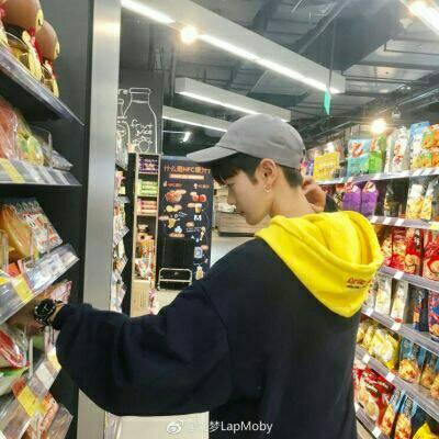 时尚潮流小哥哥头像大全2018精选黑色二次元帅气男生头像图片