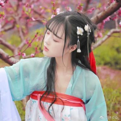 特别酷的动漫女生头像图片