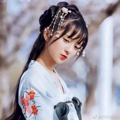 特别酷的动漫女生头像图片