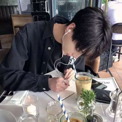 潮流个性男生头像文艺干净图片
