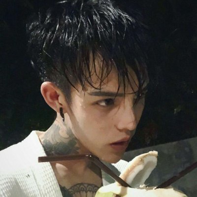 微信扣扣动画头像男生背影图片