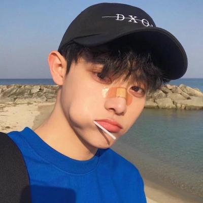 2018最火爆微信qq头像 喝酒男生图片