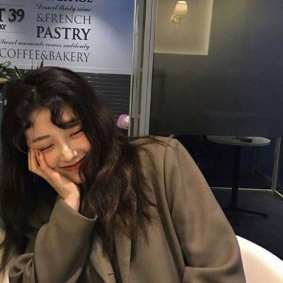 qq头像外国小女生萌图片
