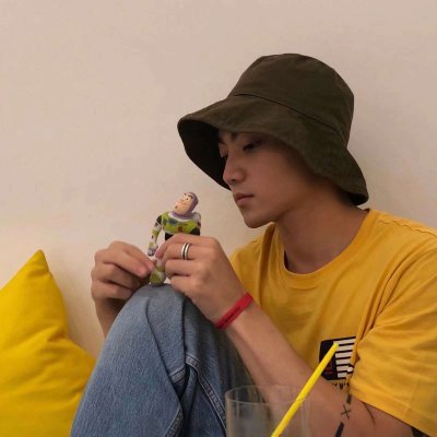 2018最新欧美头像男生伤心图片