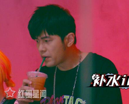 这就是灌篮周杰伦戒奶茶减肥成功 果汁不离手初见成效