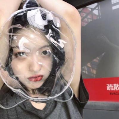 女生动漫黑白背影头像图片