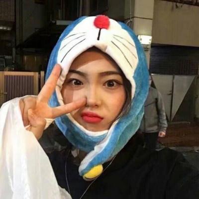 女生动漫黑白背影头像图片