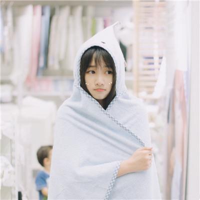 女生动漫黑白背影头像图片