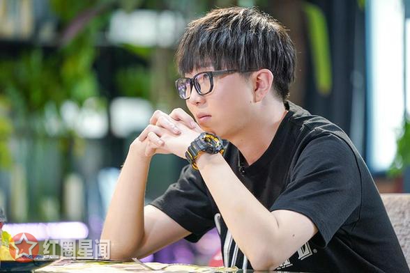 举杯呵呵喝2毛不易哪一期 毛不易心动就磕头震惊众人图片