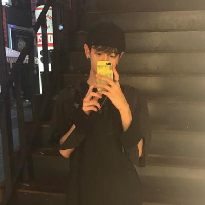 2018最新qq个性网头像男生上裸图片