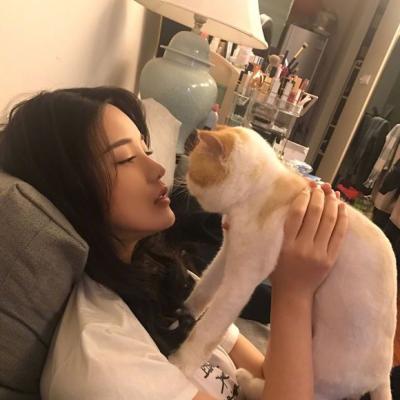 动漫黑白女生霸气头像图片