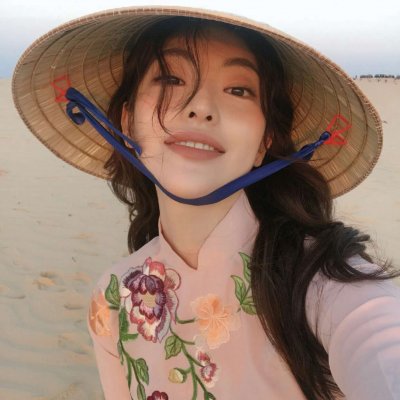 戴手表的女生头像侧面图片