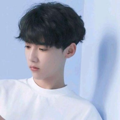 干净帅气阳光动态唯美头像男生图片