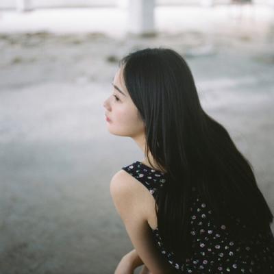 唯美卡通短发女生头像图片