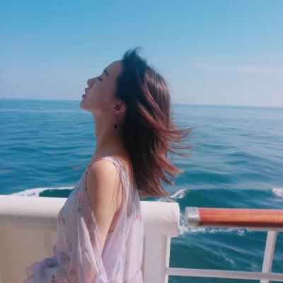唯美卡通短发女生头像图片