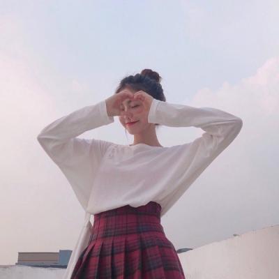 唯美卡通短发女生头像图片