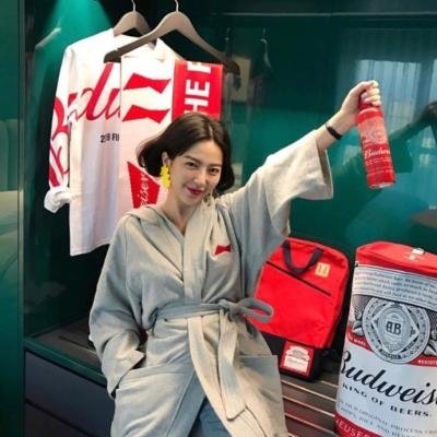卡通女生头像唯美时尚图片