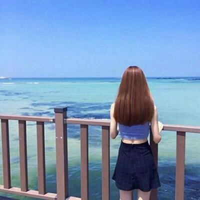 黑白伤感女生动漫头像图片