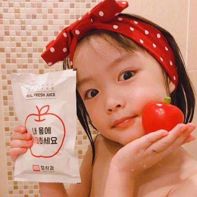 带耐克帽子的女生头像