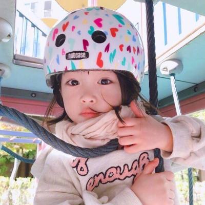 带耐克帽子的女生头像图片
