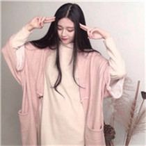 美女qq唯美好看头像卖萌图片 剪刀手卖萌的样子更可爱图片