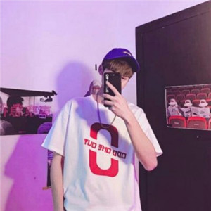 qq个性情侣唯美好看头像一男一女 一个人一张幸福的一对儿图片