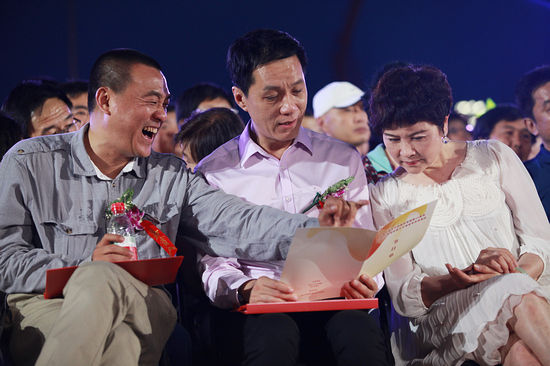 何冰老婆叫什么名字图片