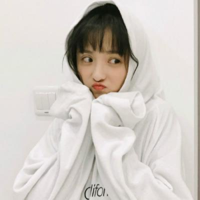 qq女生头像一男一女背图片