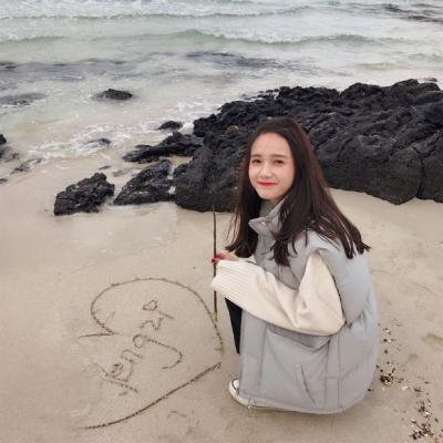 简约头像女生手绘可爱图片