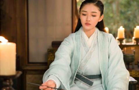 余帘的身份是什么