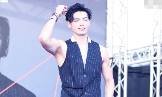 辰亦儒是富二代吗  家境优越加 富二代妥妥的偶像剧男主角图片