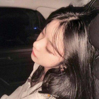 qq头像外国小女生萌图片