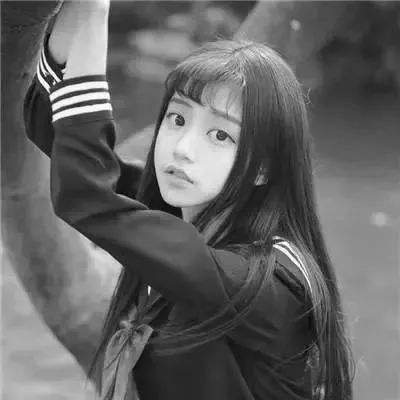 qq头像外国小女生萌图片