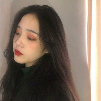 qq头像外国小女生萌图片