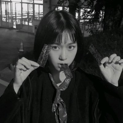 qq头像女生背景黑白图片