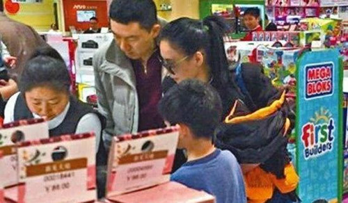 张柏芝第二任老公是谁 三胎产子被证实第二任老公是孙东海吗图片