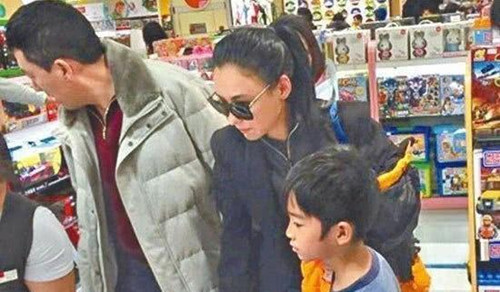 张柏芝第二任老公是谁 三胎产子被证实第二任老公是孙东海吗图片