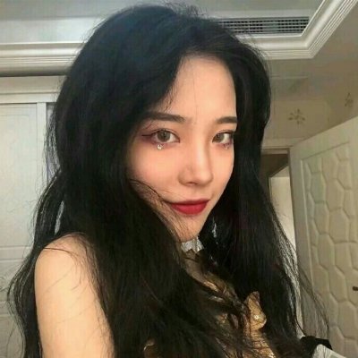 个性女生全身锁骨头像图片