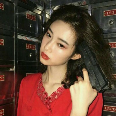 个性女生全身锁骨头像图片