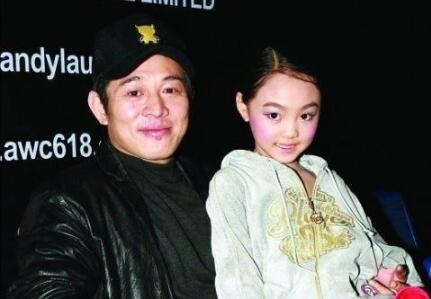 李连杰有几个孩子图片