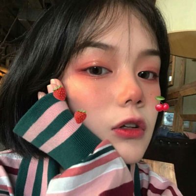 qq头像带血女生头像图片